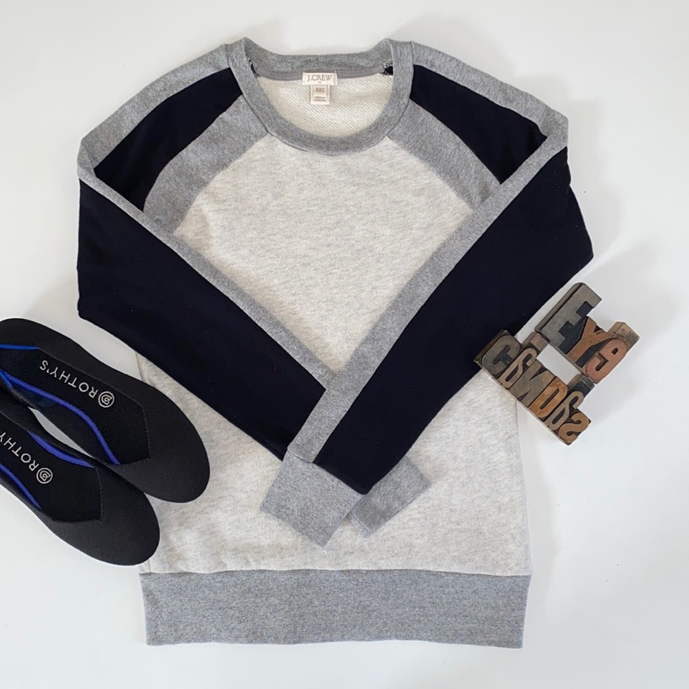 J. CREW Woman’s Raglan Sleeve Sweatshirt in Heather Gray/Black, XXS